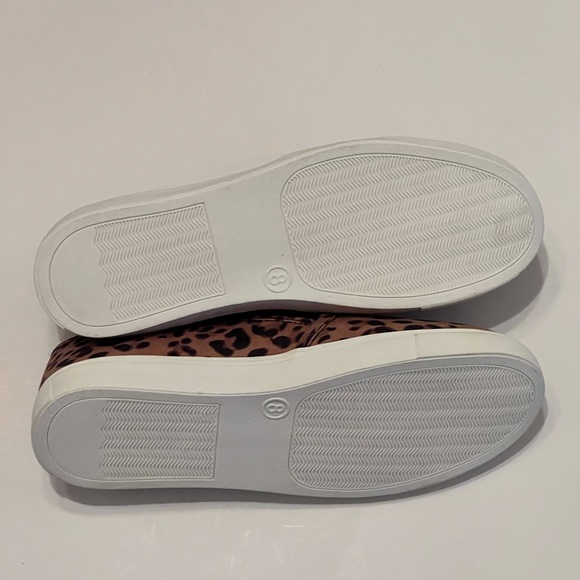Cheetah Print Slip On Shoes for Ladies - Picture 5 of 7